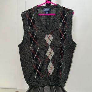 Men’s vintage sweater vest from the 1980s